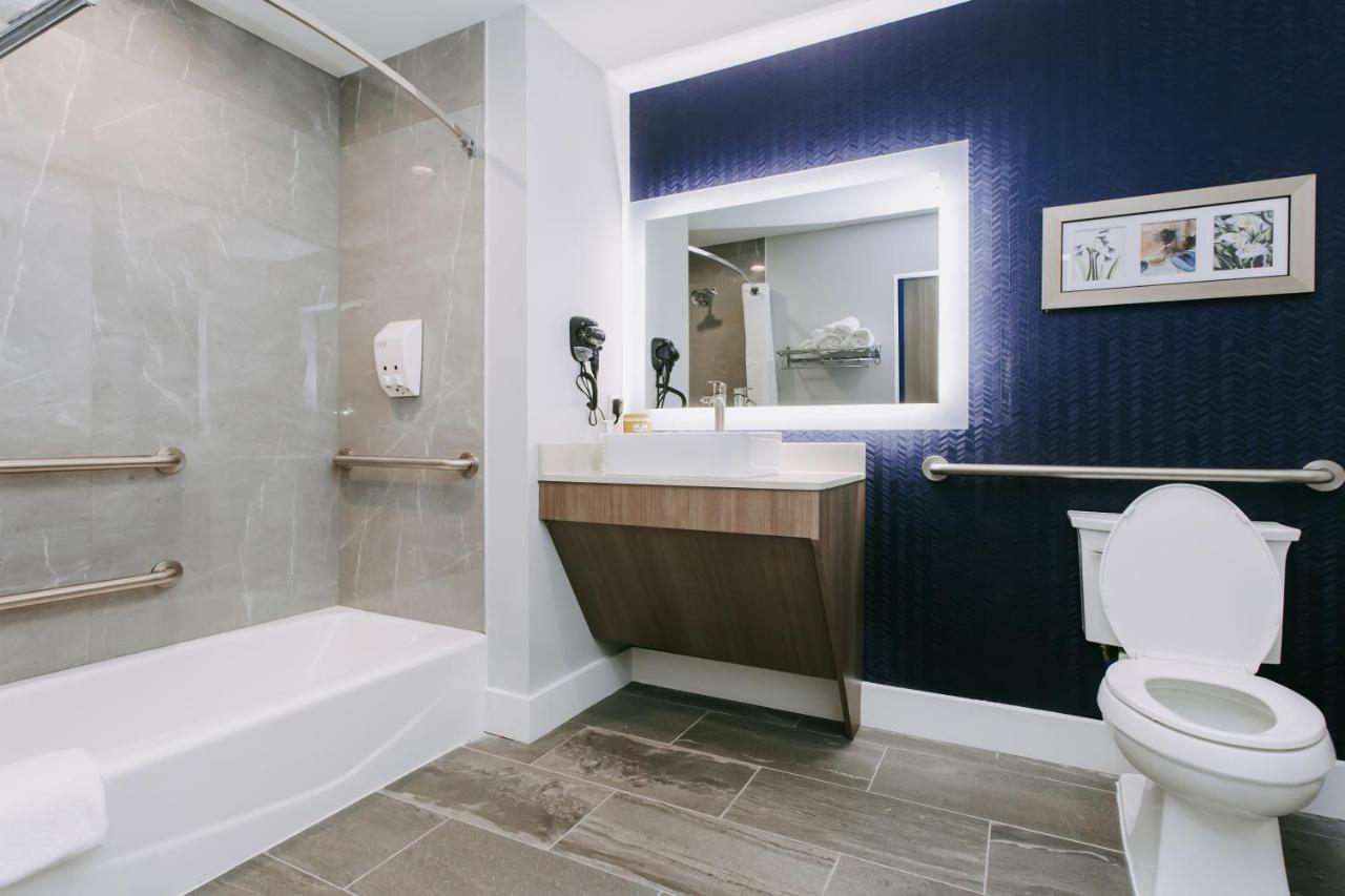 Palace Inn Blue Houston East Beltway 8 Ngoại thất bức ảnh